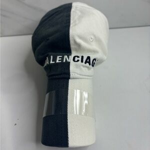 BALENCIAGA Men’s 50/50 black&white pierced cap - L